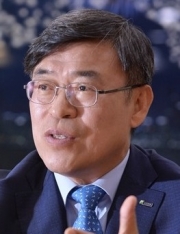 한석수 한국교육학술정보원장