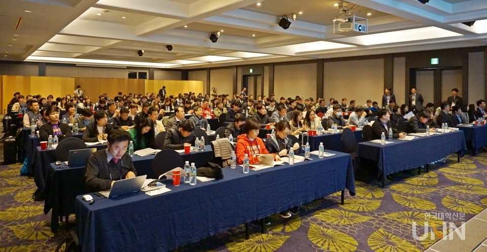 한국전문대학입학관리자협의회 2019 워크숍이 3일 제주 메종글래드 호텔에서 개최됐다. 5일까지 계속되는 이번 행사에는 전국 입학관리자 200여 명이 참석했다. (사진=김의진 기자)