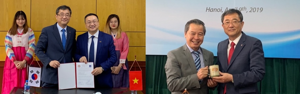 유지상 총장이 베트남의 하노이국립외국어대학(왼쪽)과 하노이국립인문사회대학과 업무협약을 체결하고 기념촬영을 했다.