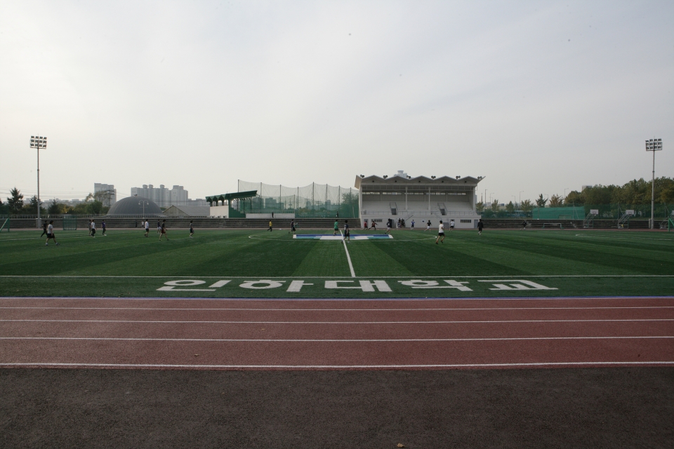인하대가 21일 개교 65주년을 맞아 2019 인하대 총장배 유소년 축구대회를 개최한다.