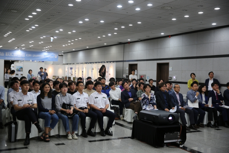 아주대학교가 1학기 ‘파란학기제-아주 도전학기 프로그램’ 성과발표회를 개최했다.