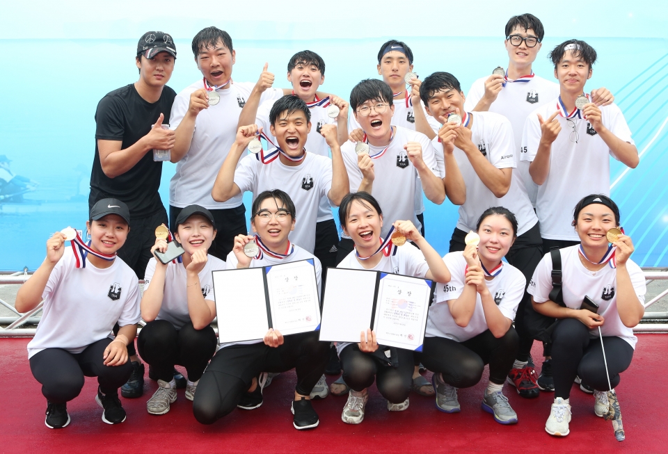 인하대가 1회 대한조정협회장배 전국생활체육조정대회 겸 14회 대학조정대회에서 종합 2위에 올랐다.