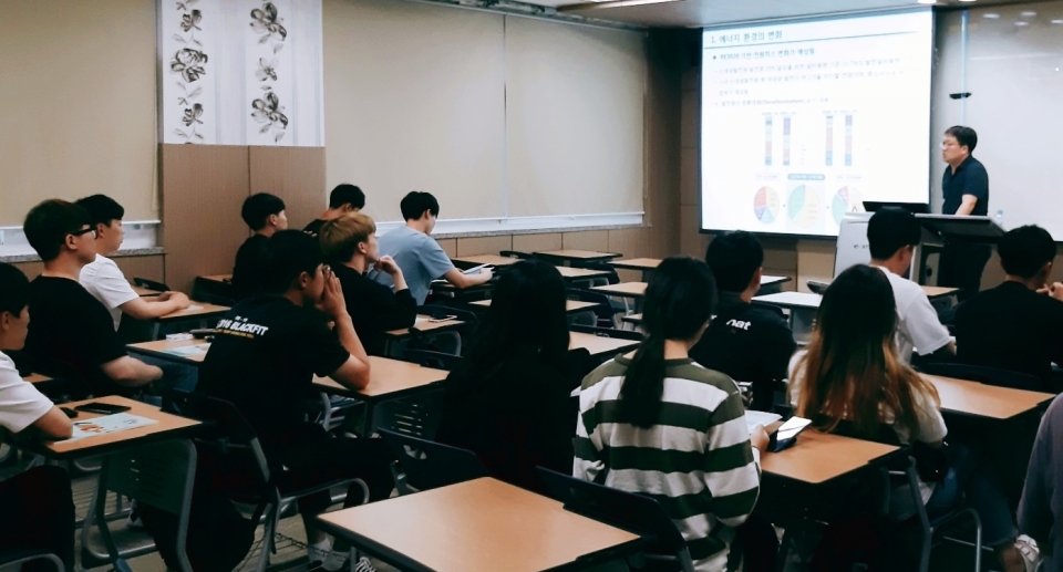 LINC+사업단이 5일 학과별 특강 형식으로 사업설명회를 개최했다.