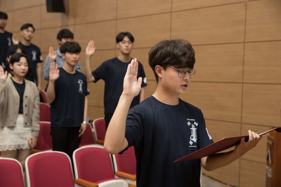 전북대 학생들이 '전대청춘' 프로그램을 통해 블라디보스톡으로 역사기행을 떠난다. 앞서 23일 참가 학생들이 발대식을 가졌다.