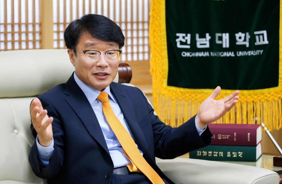 정병석 전남대 총장이 전국 국·공립대 총장협의회 회장으로 선출됐다.