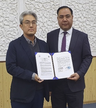 농업생명환경대학과 우즈베키스탄 타슈켄트주 농업대학이 양 대학 간 교류 확대를 위한 업무협약을 체결했다.