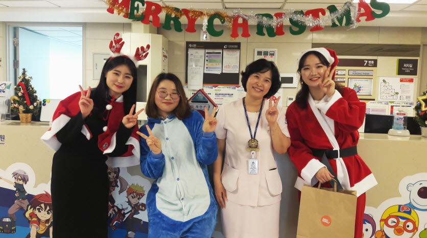 경인여자대학교 봉사동아리 옹달샘이 가천대 길병원에 입원 중인 어린이 환자를 대상으로 크리스마스 이벤트를 실시했다.