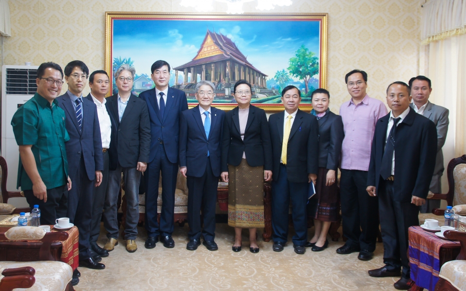 백웅기 총장이 13일 라오스 교육부를 방문하고 라오스 내 한국어 교육 방안에 대해 논의했다.
