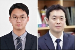 조성범 한국세라믹기술원 박사(왼쪽)와 방창현 성균관대 교수