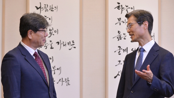 최용섭 본지 발행인, 김일목 삼육대 총장(오른쪽)