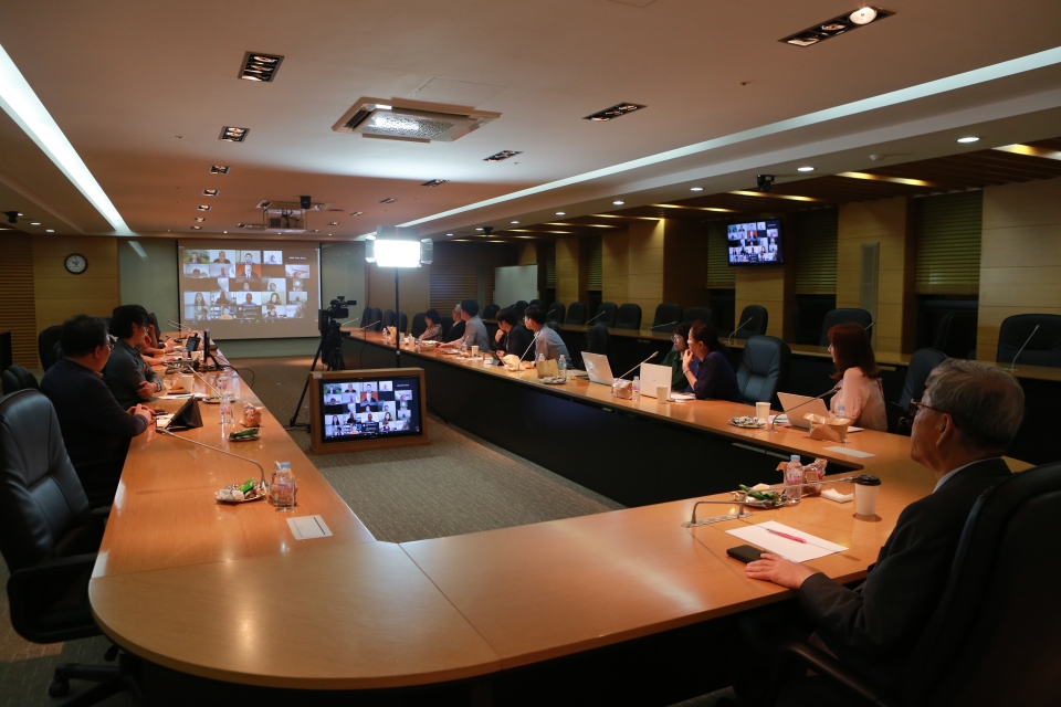제3회 한자대학동맹 온라인 콘퍼런스 현장 참여 모습.