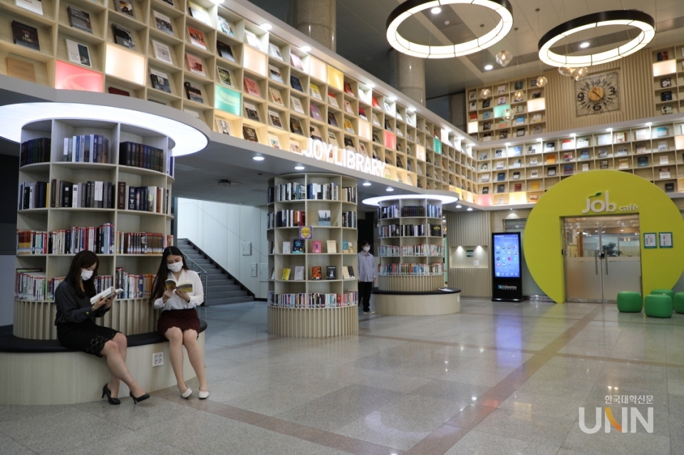 호남지역 최초의 열린도서관 ‘JOY 도서관’ 내부