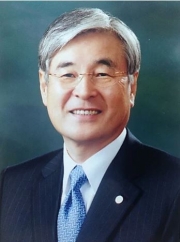 신임 김한중 이사장