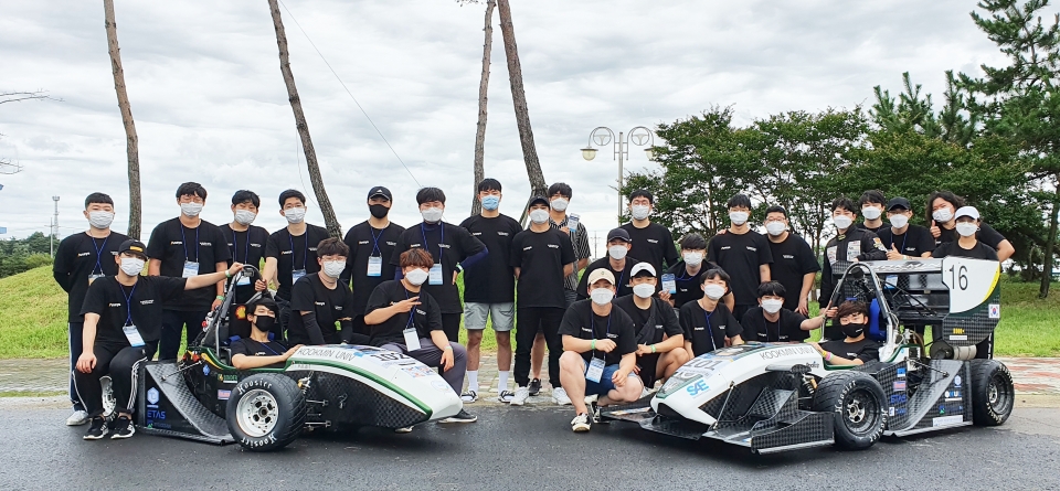 국민대 자작자동차 동아리 KOOKMIN RACING 팀이 ‘2020 KSAE대학생자작자동차대회’에 출전해 Formula 부문 1위를 달성했다.