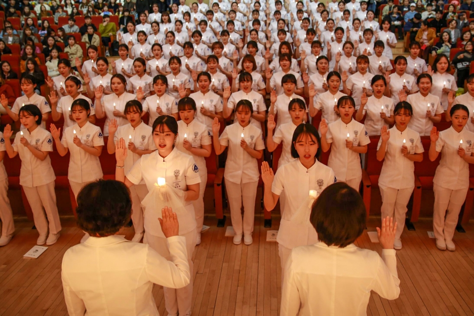 간호대학이 한국간호교육평가원이 시행한 2020년 상반기 간호교육인증평가에서 ‘간호학 학사학위 프로그램 5년 인증’을 획득했다.