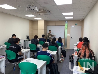 동원대의 외국어 집중 교육.