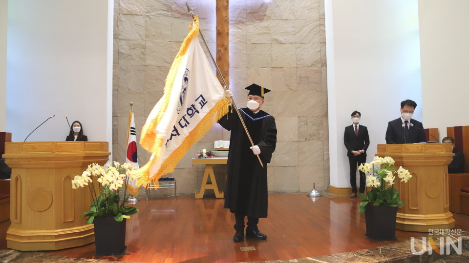 24일 호서대 제11대 김대현 총장 취임예배가 아산캠퍼스 대학교회에서 개최됐다. (사진=호서대 제공)