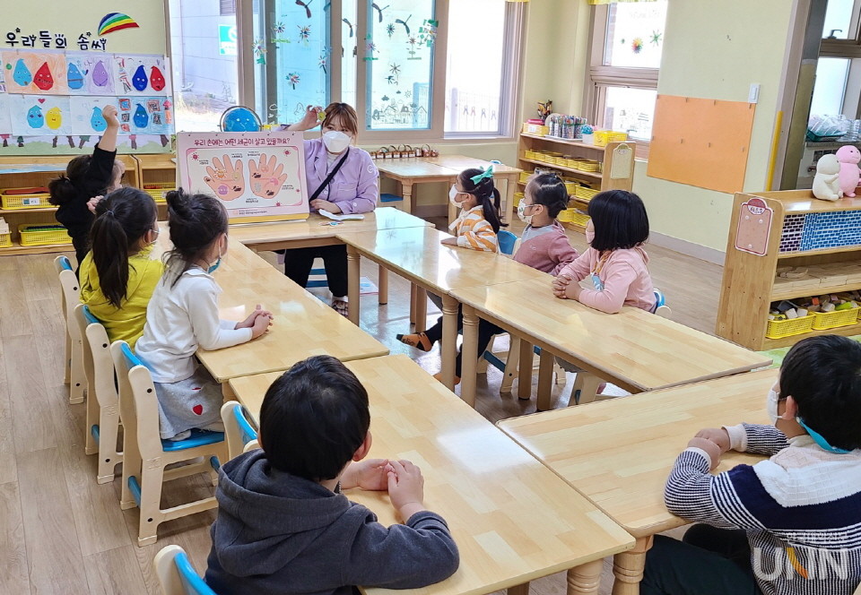 동신대 식품영양학과는 지난 1일 개소한 강진군 어린이급식관리지원센터의 위탁 운영을 맡았다. (사진=동신대 제공)