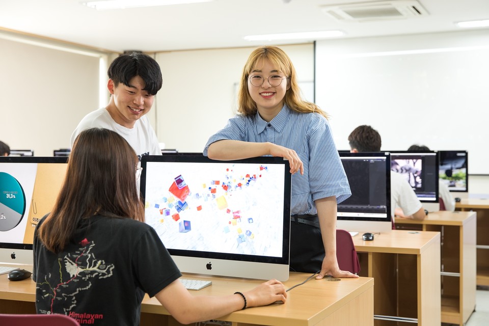 한국영상대는 학생들의 해외 취업 역량을 높이기 위해서 많은 부분을 신경 쓰고 있다. 전 학과에 영어와 중국어를 교양 필수 교과로 지정했다. (사진=한국영상대 제공)
