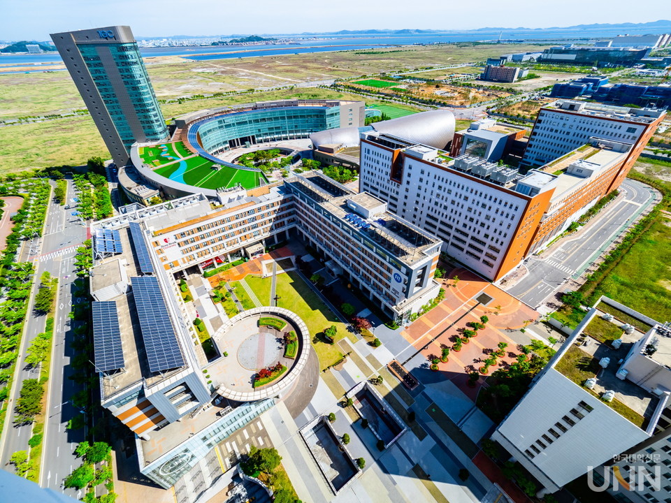 인천글로벌캠퍼스에 입주한 대학들의 재정적 자립도를 높이는 데 포지티브 규제 방식이 걸림돌이라는 지적이 나온다. 한국뉴욕주립대전경. (사진=한국뉴욕주립대 제공)