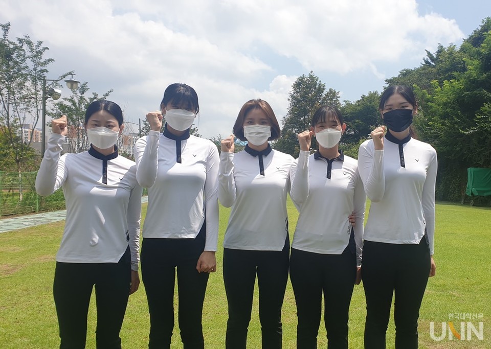 광주여대 양궁부 학생 선수들.