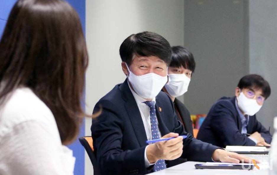 안경덕 장관(사진 = 고용노동부)