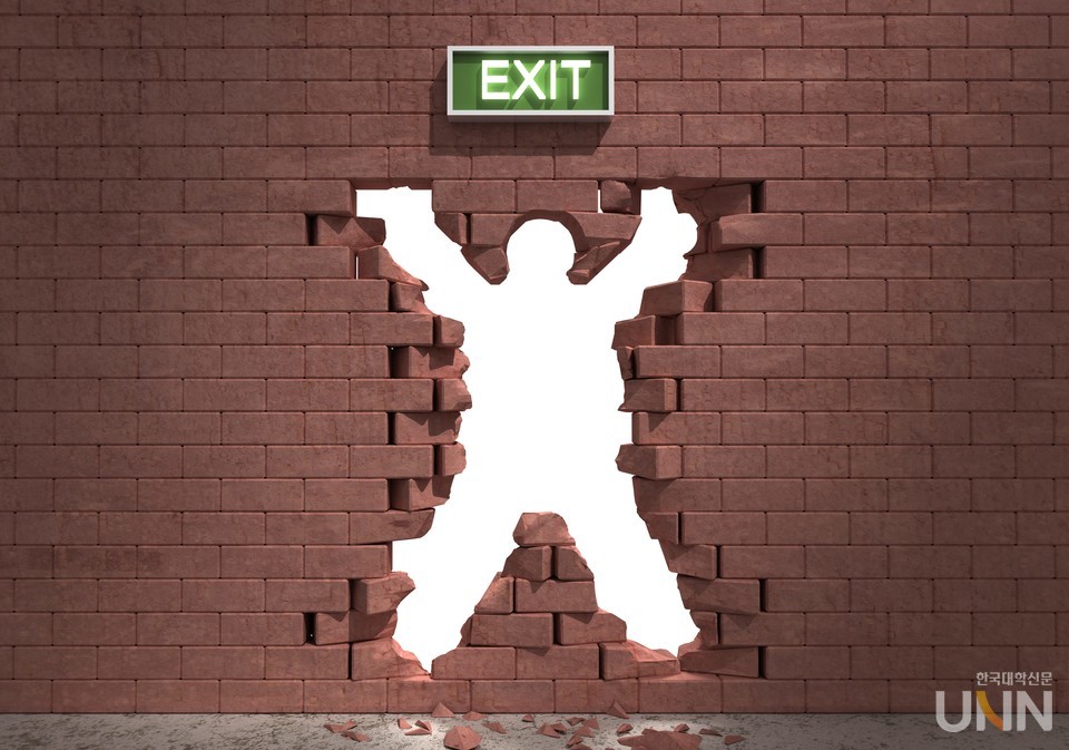 교육부에 따르면 전문대학 학업중단자 수는 매년 증가했다. (한국대학신문DB)