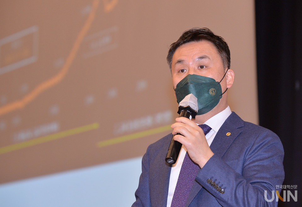 배상훈 성균관대 교수가 26일 대교협 정기총회에서 '고등교육 현안논의'에 대해 발표하고 있다. (사진= 한명섭 기자)