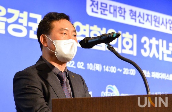 이남우 전문대학혁신지원사업발전협 부울경권협의회장.(사진=한명섭 기자)