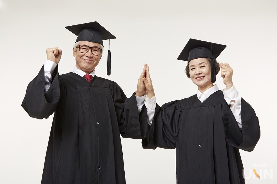 평생교육 기관들은 온라인 체제 전환이나 원격교육 중심의 프로그램을 강화해 나가고 있다.(사진=아이클릭아트)