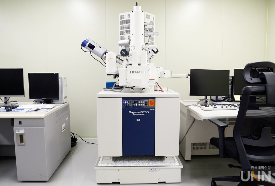 목포대에 설치된 초고분해능전자현미경 (사진=목포대 제공)