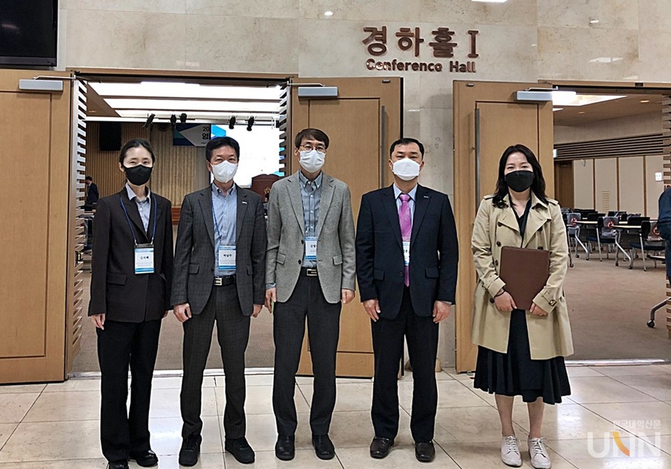 한국교육시설안전원은 영남권 연구실안전환경관리자협의회와 공동으로 지난달 29일 대구 북구 소재 경북대학교 글로벌플라자 경하홀에서 ‘2022년도 연구실안전 공제업무 직무교육’을 실시했다. (사진제공=한국교육시설안전원)