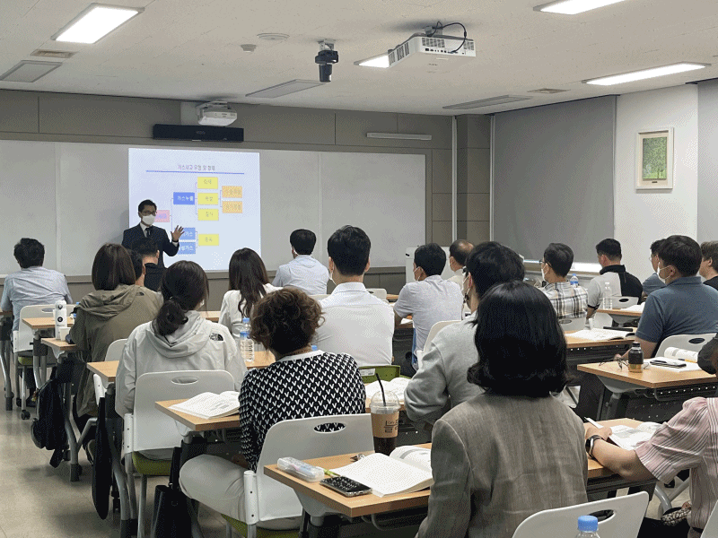 한국교육시설안전원이 지난 16일, 17일 양일간 충북 청주 소재 안전원 교육연수관에서 교육청 및 학교 안전관리 담당자를 대상으로 ‘교육시설 화재안전관리 실무교육’을 실시했다. (사진제공=한국교육시설안전원)