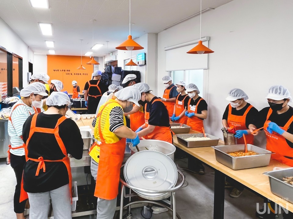 동의과학대가 운영하는 ‘온마을 사랑채’ 운영 모습. (제공= 동의과학대)