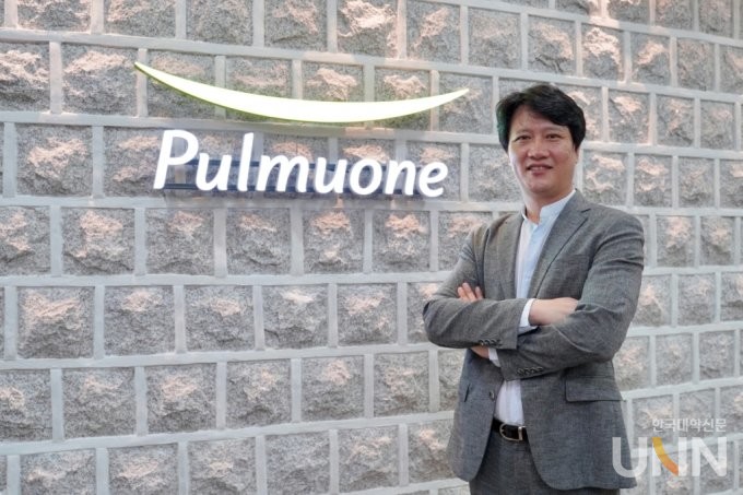 오경석 상무는…㈜농심 중앙인사본부, ㈜포스코건설 조직인사그룹에서 근무한 뒤 ㈜풀무원 인사기획팀장을 거쳐 현재 ㈜풀무원 바른마음경영담당 상무를 맡고 있다. 주요 담당업무는 가치체계경영, 기업의 사회적 책임(CSR)과 공유가치창출(CSV), 비재무(ESG) 성과관리 등이다.