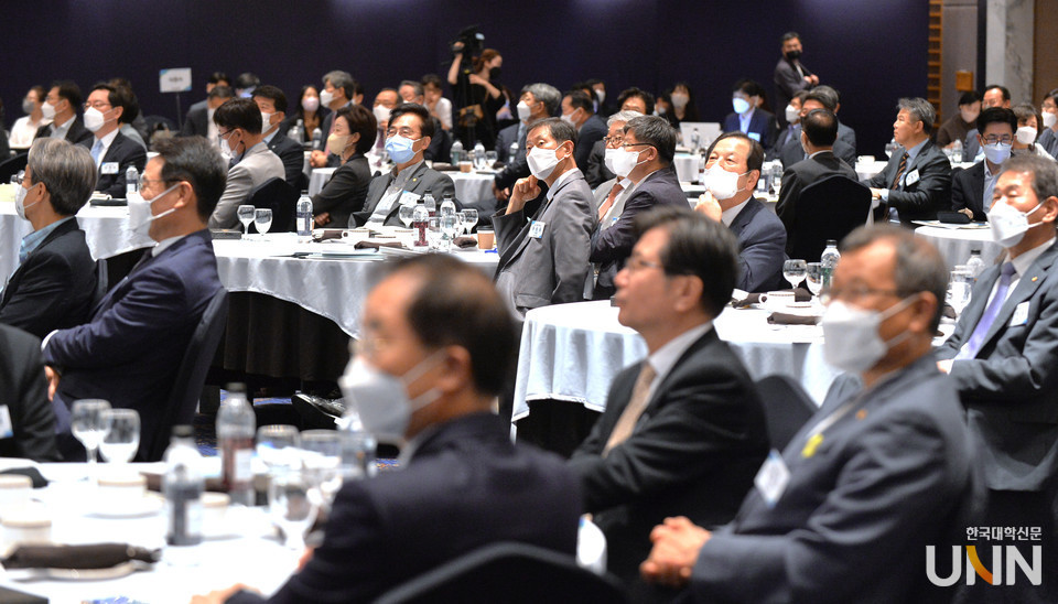 지난 6월 대구에서 열린 대교협 하계세미나에 참석한 대학 총장들. (사진= 한국대학신문 DB)