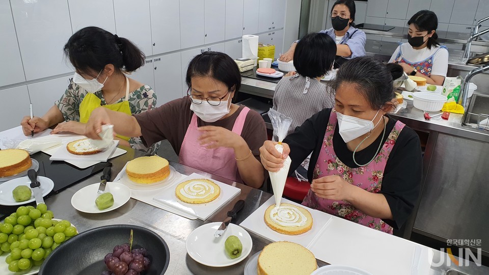HiVE 사업 일한 ‘아동요리지도사 1급’ 과정 교육 모습.