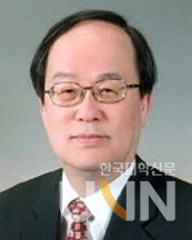 김학준 이사장.