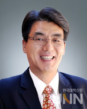 박상규 위원장.
