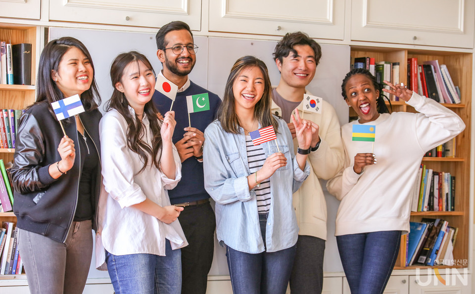 한동대에는 전세계 74개국 출신 학생들이 수학하고 있다.
