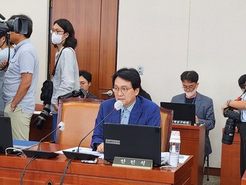 안민석 더불어민주당 의원이 28일 열린 교육위 전체회의에서 교권 추락을 방치한 교육계 모두가 서이초 교사 사망사건의 책임자라고 강조했다. (사진=김한울 기자)