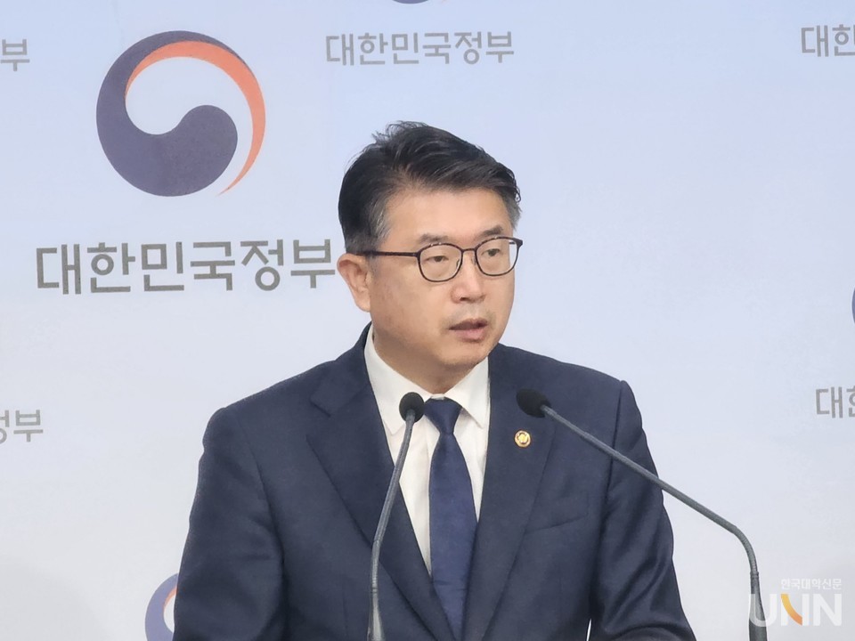 장상윤 교육부 차관이 4일 정부서울청사에서 서이초 교사 사망 사건 관련 서울시교육청과의 합동조사 결과를 발표하고 있다. (사진=백두산 기자)