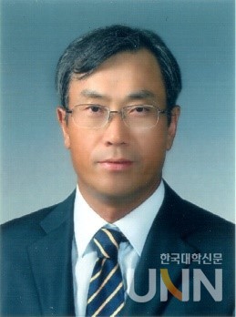 윤순길 교수.