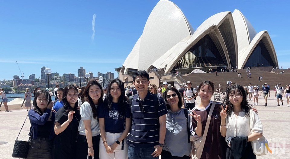 호주 해외 파견 프로그램을 통해 해외 연수에 참여한 경인여대 학생들.