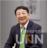 신동우 ㈜나노 대표이사 회장.