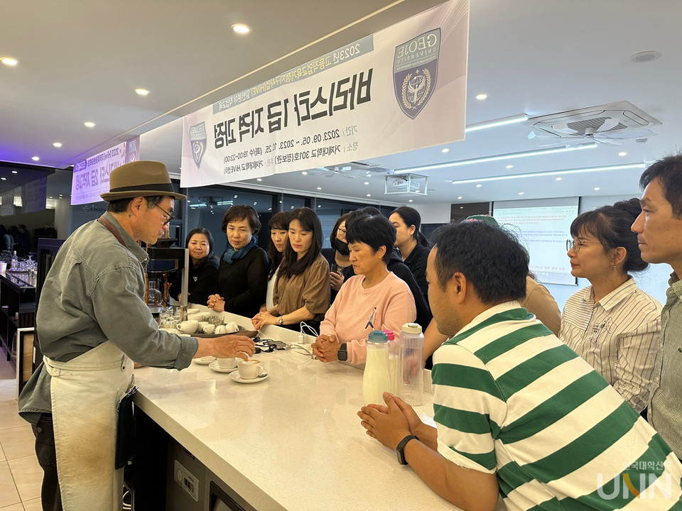 성인학습자 활동 모습. (사진=거제대)