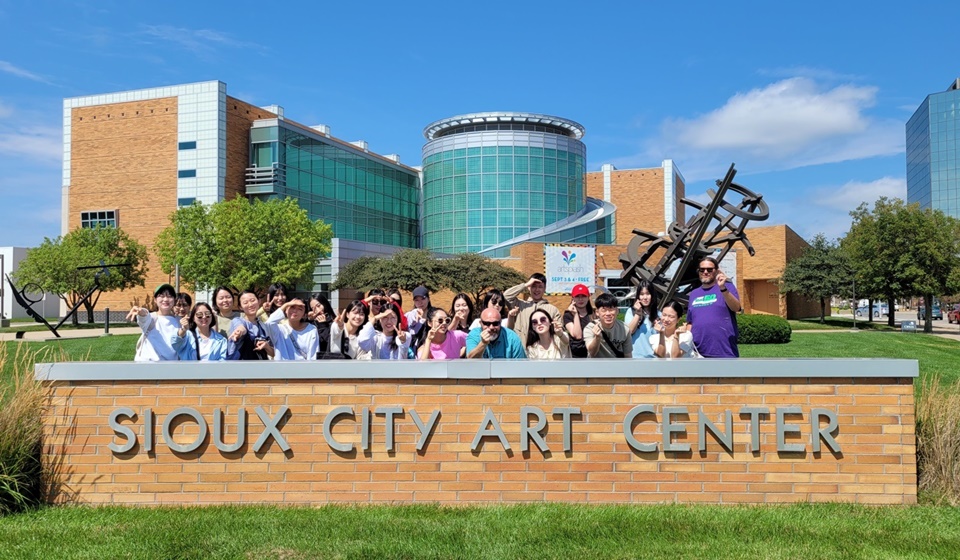 춘해보건대 재학생들이 미국  위트대학 글로벌 현장학습 참여한 모습