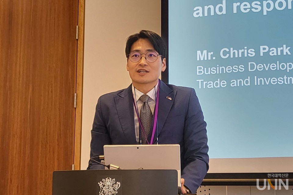 박지건 TIQ  KOREA 교육상무관이 퀸즐랜드 교육을 주제로 발표하고 있다. (사진=주지영 기자)