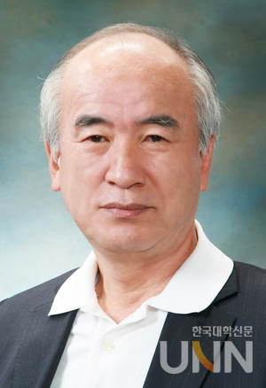 정덕화 명예교수.
