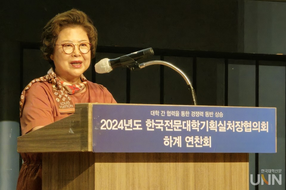 남성희 한국전문대학교육협의회 회장(대구보건대 총장)이 4일 대구 인터불고 호텔에서 열린 한국전문대학기획실처장협의회 하계 연찬회에서 축사를 하고 있다. (사진=김의진 기자)